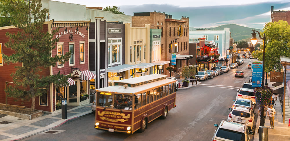 main street trolley